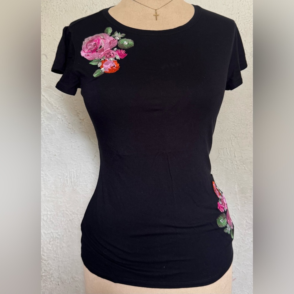 INC Iternational Concepts Floral Embroidered Black T-Shirt size Small